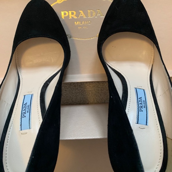 Prada Pumps- Black Suede, barely worn - Picture 6 of 6